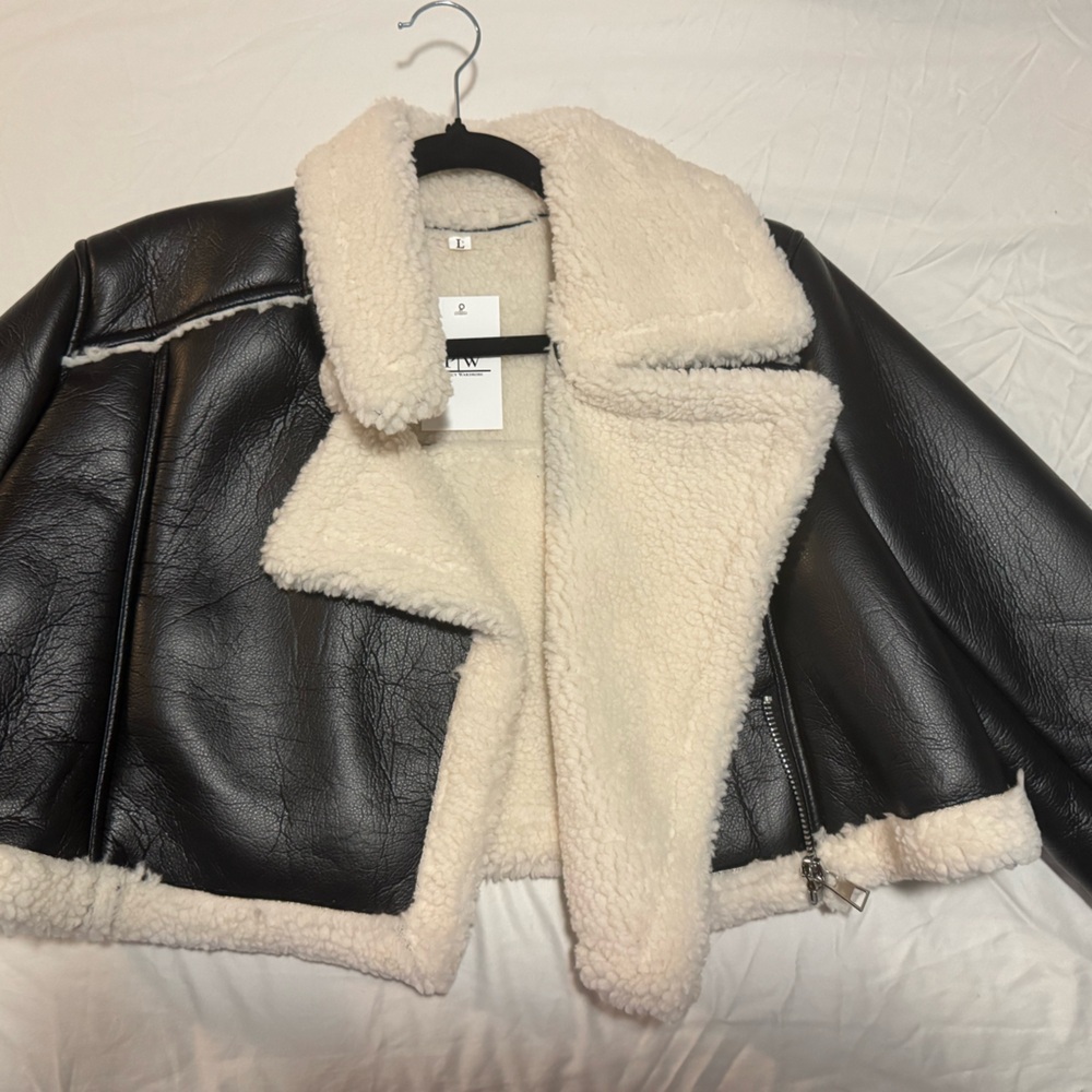 Cropped wrap aviator Sherpa jacket